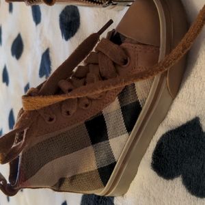 Infant Burberry sneakers